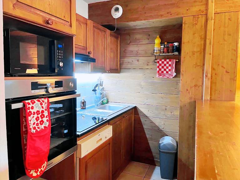 Chalet with pool — photo 4