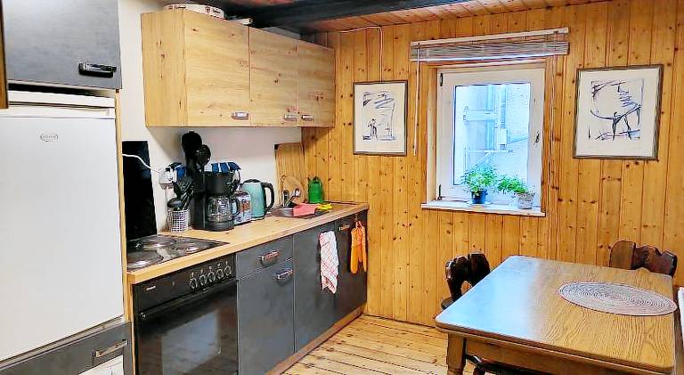 Vacation home with terrace, garden & barbeque — photo 3