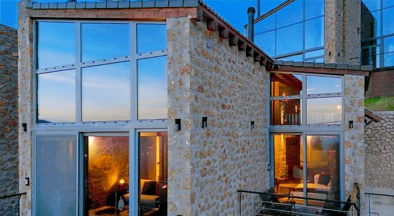 Chalet with terrace | Pets allowed in Xylokastro-Evrostina