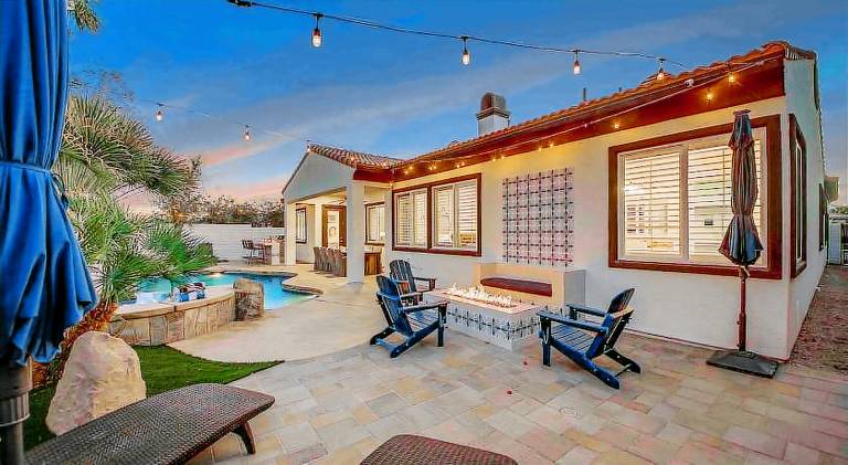 House with pool & jacuzzi — photo 4