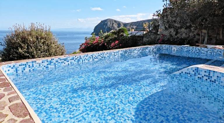 Vacation home with grill | Beach nearby | Pets allowed — photo 3