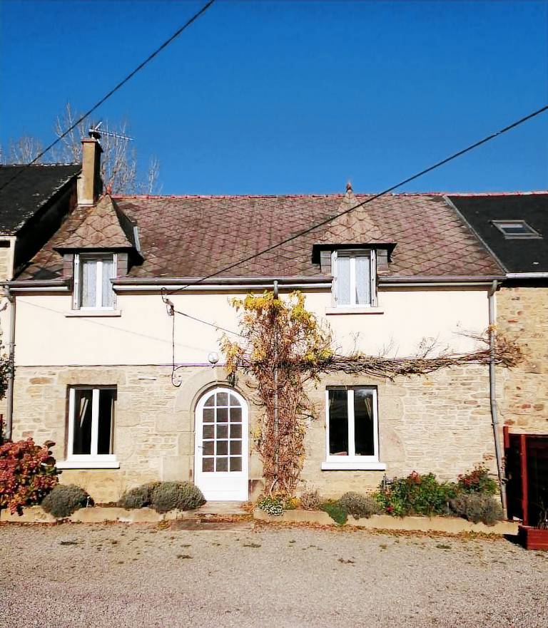 Gite with yard & terrace | Pet-friendly — photo 2