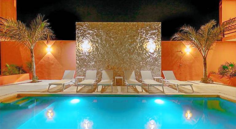 Apartment with pool & patio — photo 2