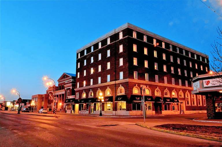Grant Hall Hotel