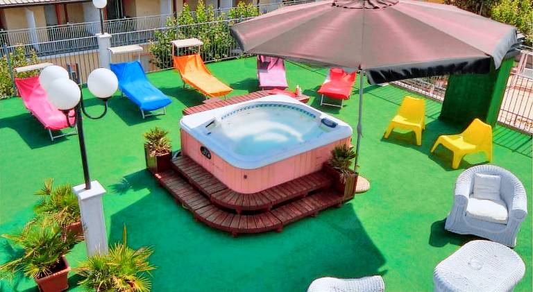 Beautiful serviced apartment with terrace & jacuzzi | Close to the beach | Good for workation | Dogs allowed — photo 2