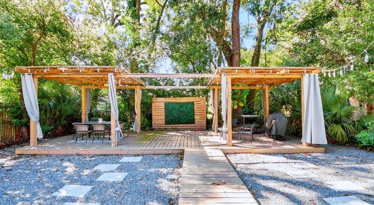 Charming vacation home with jacuzzi | Pet-friendly — photo 3