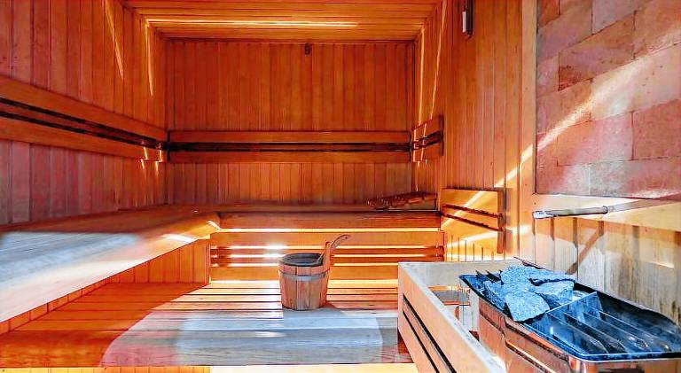 Holiday apartment with jacuzzi & pool | Pets are welcome — photo 4