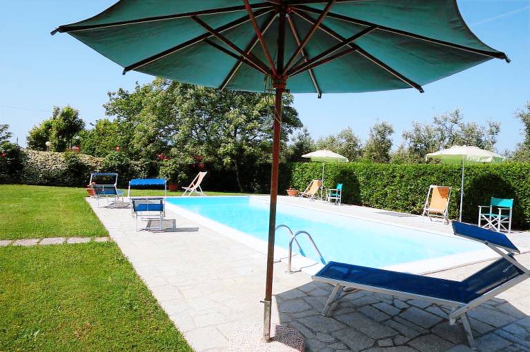 Vacation home with private pool, grill & garden | Panoramic view in Montecarlo