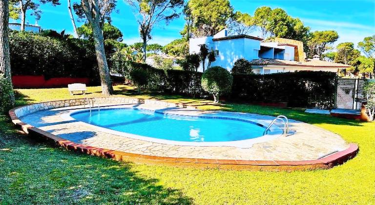 Pleasant vacation home with pool | Close to the beach | Pets are welcome — photo 4