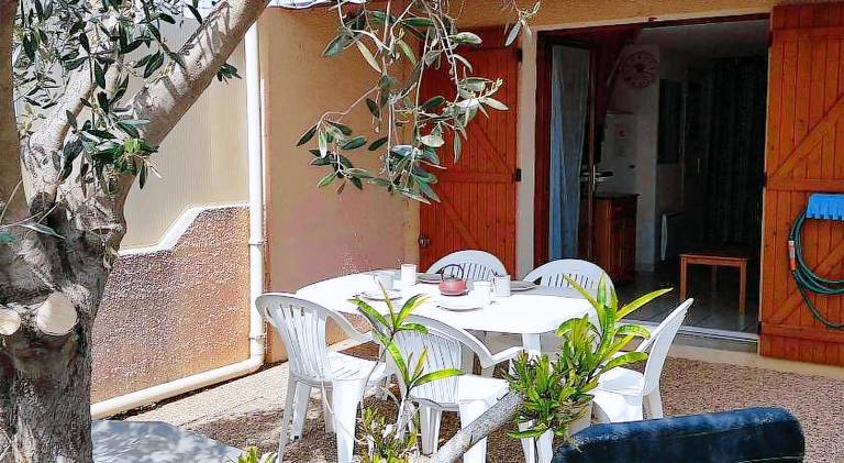 Villa with 1 room for 5 persons in Narbonne