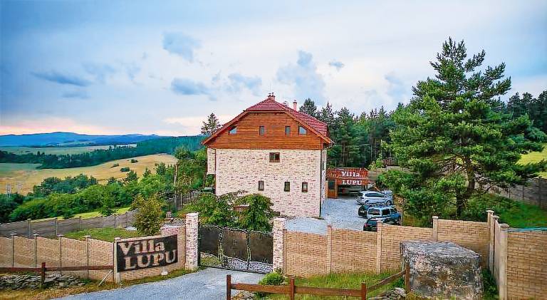 Ubytovanie s raňajkami  Harichovce
