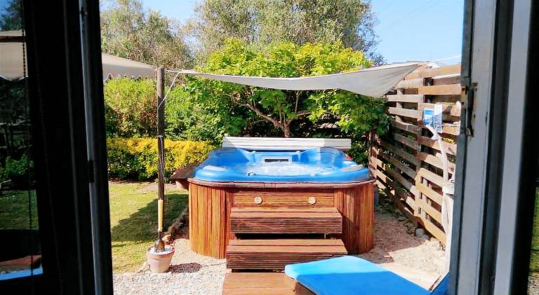 Child-friendly beautiful villa with jacuzzi, patio & barbeque | Dogs allowed — photo 4
