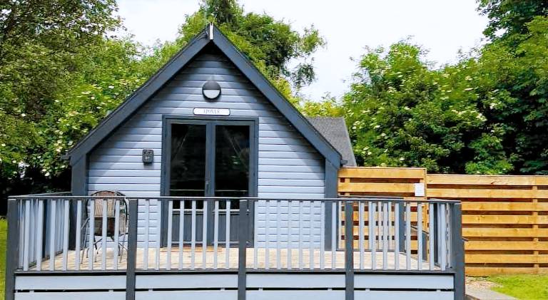 Epona 8 - Hot Tub-Perth-Pets-Luxury in Perth