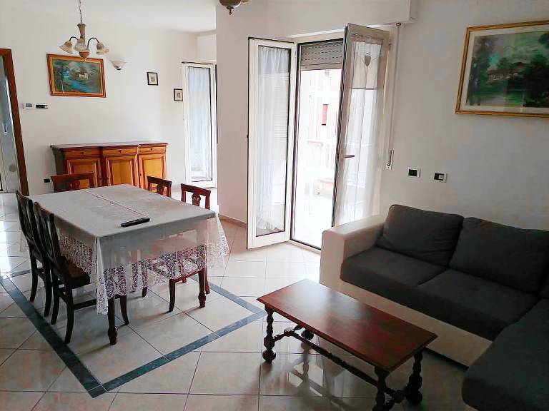 Ferienwohnung in Pineto f&uuml;r max. 5 Personen