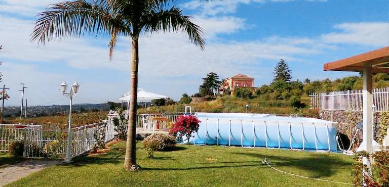 Vacation home with pool — photo 5