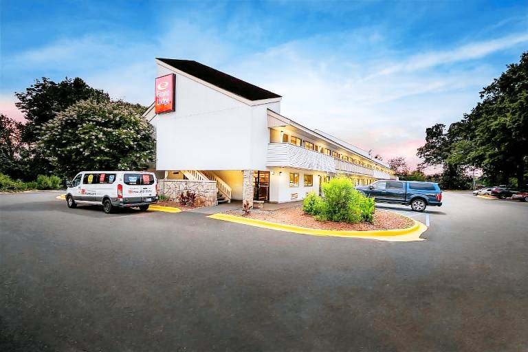 Econo Lodge Charlotte Airport — photo 2