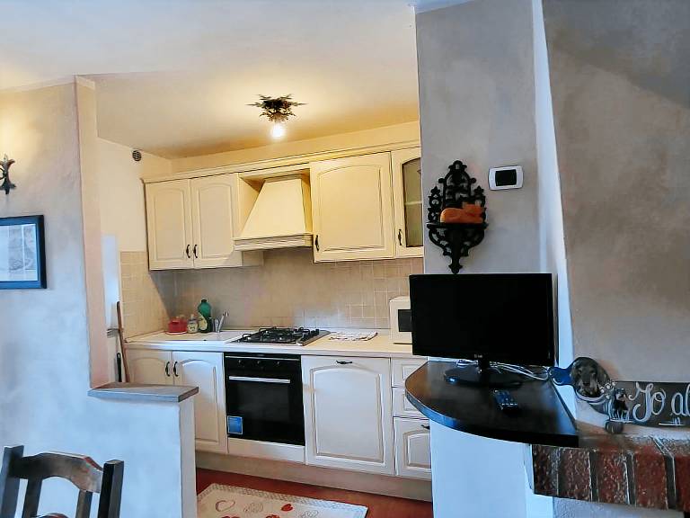 Rental apartment with patio — photo 4