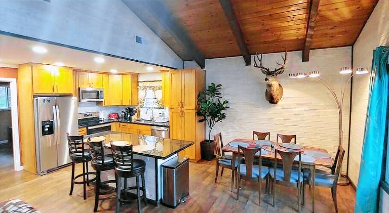 Charming house with pool | Dogs allowed in Groveland, CA