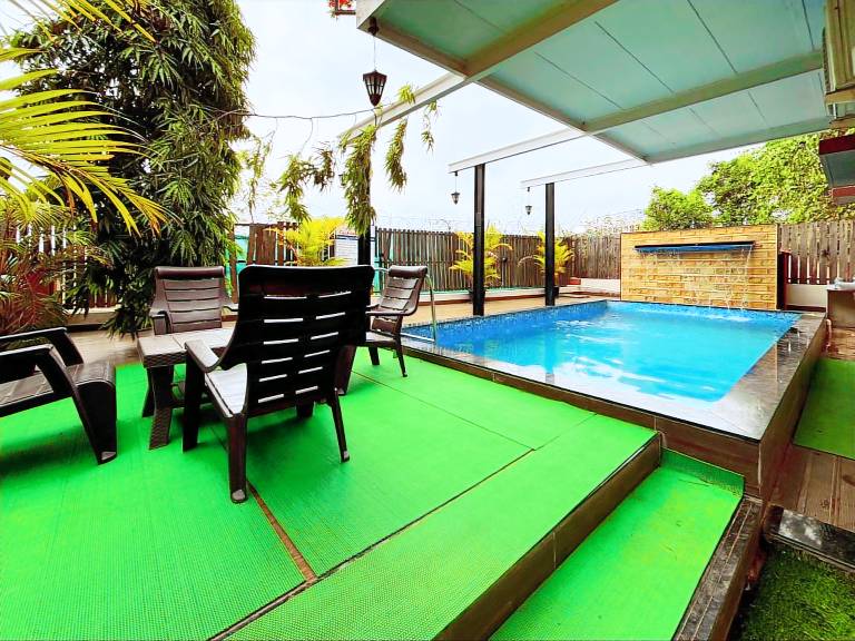 Villa with pool — photo 3
