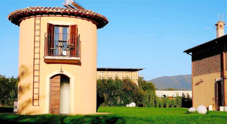 Farm with barbeque, hot tub & garden | Pet-friendly in Spoleto