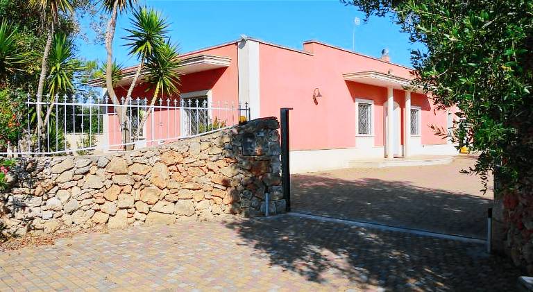 Apartment with patio & garden in Nardò