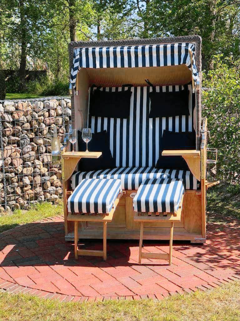 Vacation home with grill & yard — photo 5