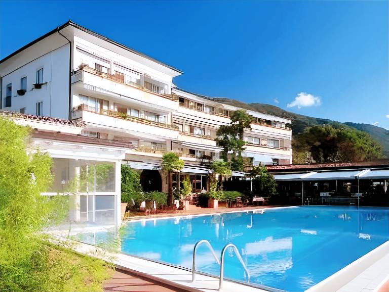 Parkhotel Delta, Wellbeing Resort in Losone