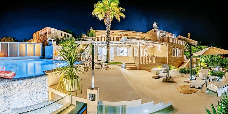 Luxury Seafront Villa Stone Castle Brac with Pool