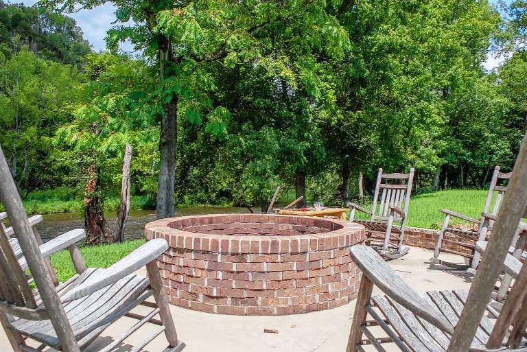 Pool + Riverfront! Couples Retreat in Smoky Mtns — photo 4
