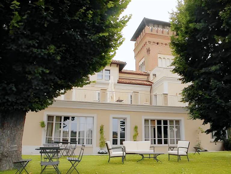 Villa Pattono Relais in Neive