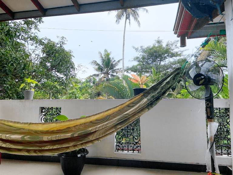 Rental apartment with yard in Weligama