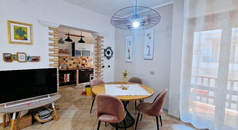 Rental apartment with hot tub — photo 2