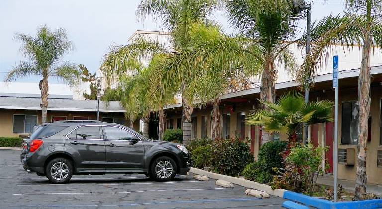 Sands Motel by Ontario Airport & Toyota Arena — photo 3