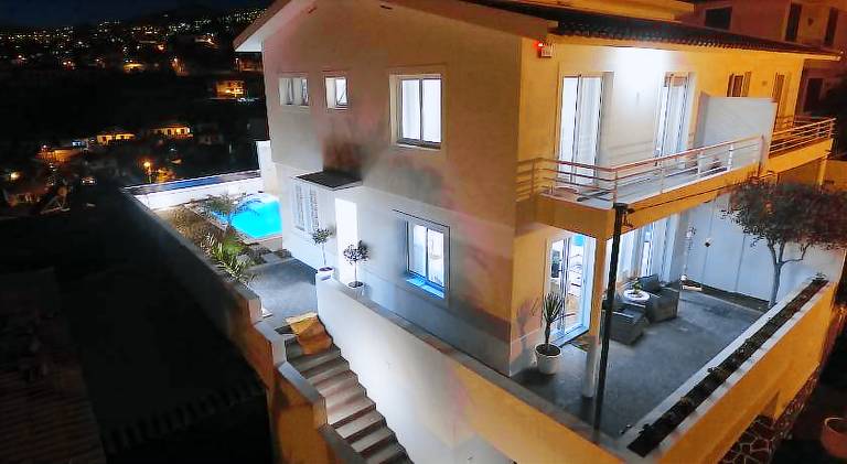 Villa with pool | Next to Farmers Market | Pets allowed — photo 4