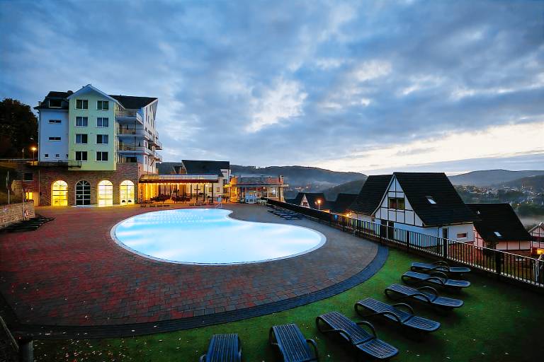Villa with terrace & pool — photo 2