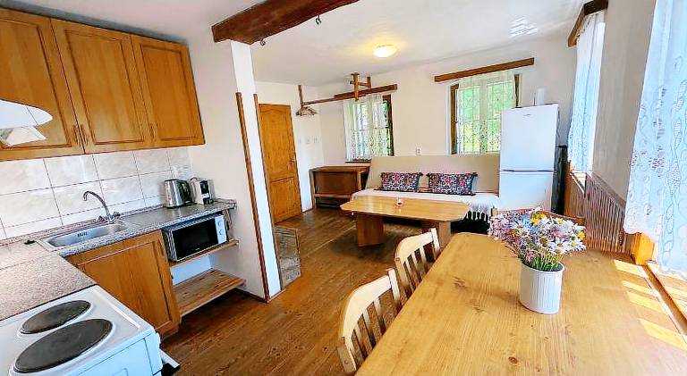 Lodge with private pool, patio & yard | Dogs allowed — photo 3