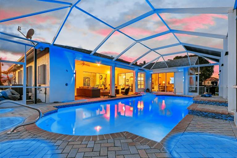Gulf Access, Dock with Tiki, Heated Pool & Pool Table - Mango Paradise-Roelens — photo 2