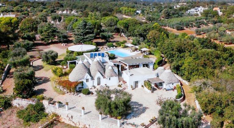 Vacation home with pool in Cisternino
