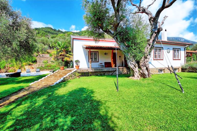 Villa with private pool, garden & barbeque — photo 5