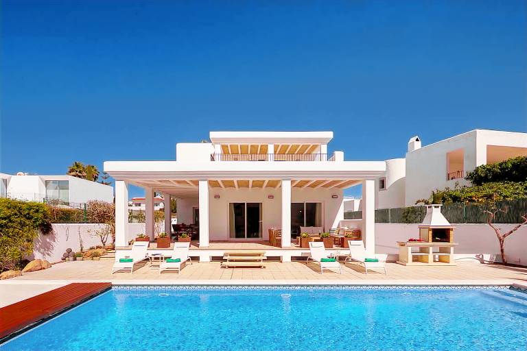 New Villa Lina