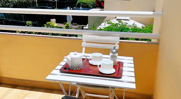 Apartment with pool — photo 5