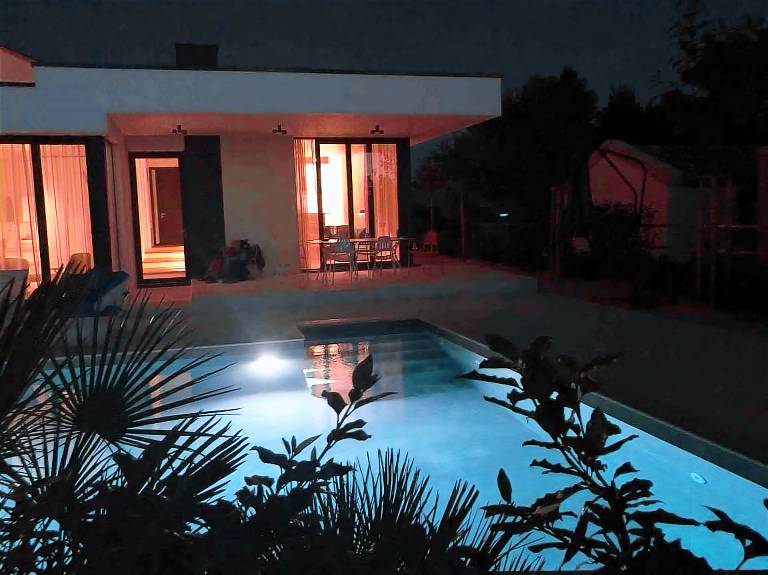 Fully equipped beautiful vacation home with private pool, terrace & BBQ | Pet-friendly — photo 4