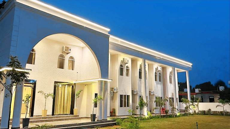 Farms Greens View Resort in Gwalior