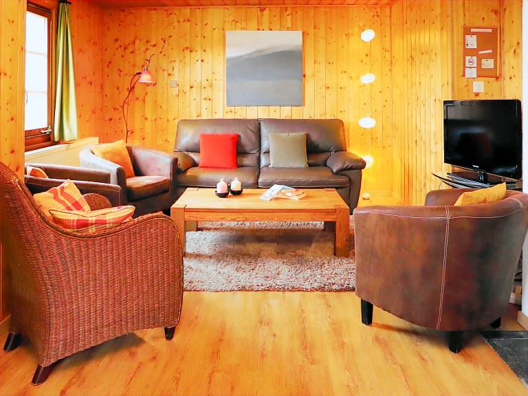 Fully equipped beautiful vacation home with terrace, barbeque & garden | Mountain view | Close to the ski | Good for workation | Pet-friendly — photo 2