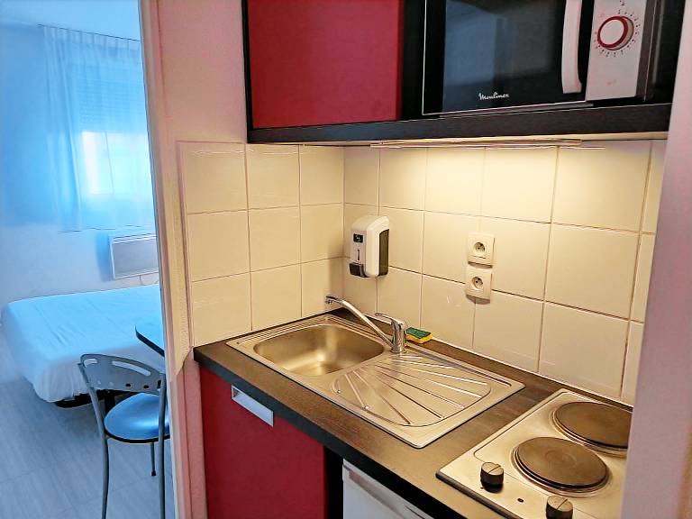 Serviced apartment with garden & patio | Good for workation — photo 4