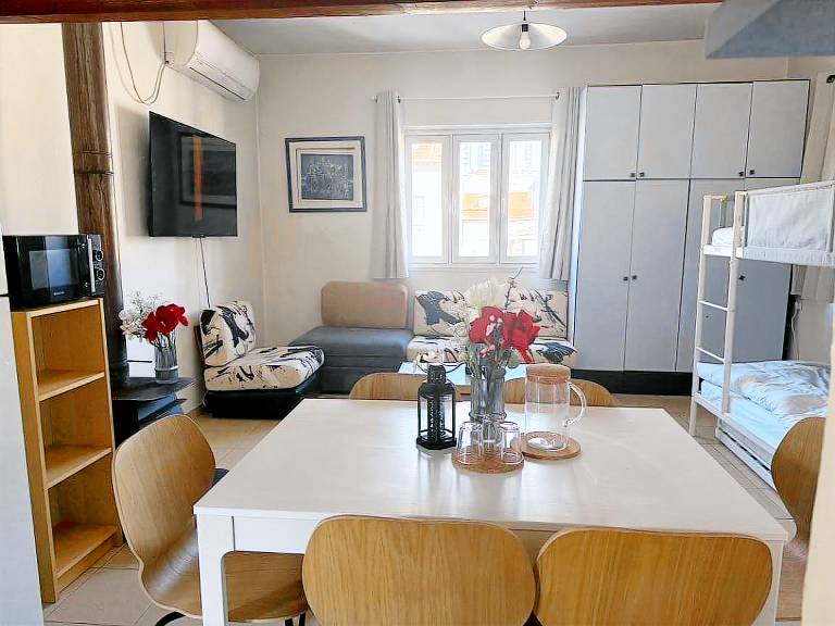 Vacation home with grill & terrace — photo 5