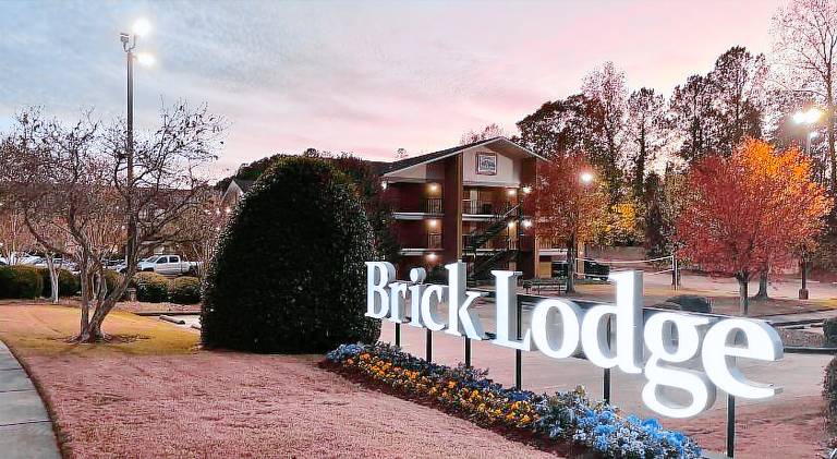 Brick Lodge Atlanta Norcross — photo 4