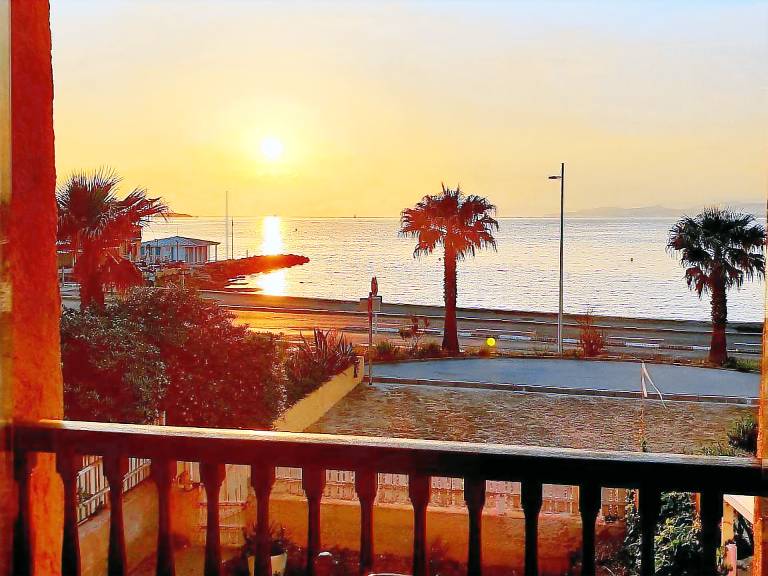 Rental apartment with 1 room for 4 persons in Six-Fours-les-Plages