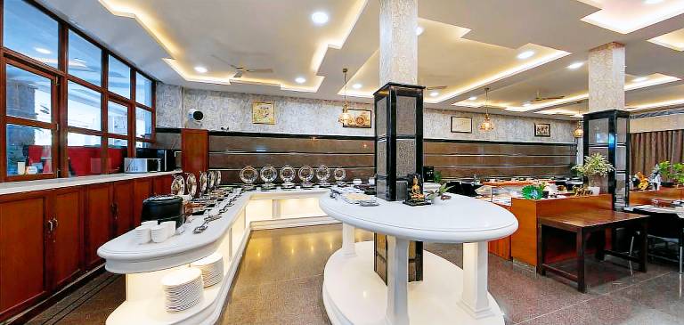Villa with pool & BBQ | Pet-friendly — photo 4