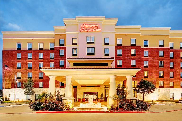 Hampton Inn & Suites Dallas-Lewisville/Vista Ridge Mall in Lewisville, TX